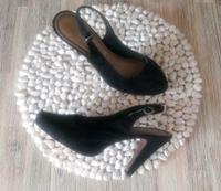 Slingpumps von Tamaris Gr. 38 Wildleder Plateau schwarz f.NEU Brandenburg - Karstädt Prignitz Vorschau