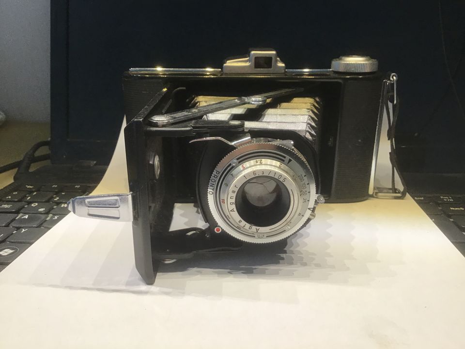 Alte Fotoapparate und Filmkameras in Witten