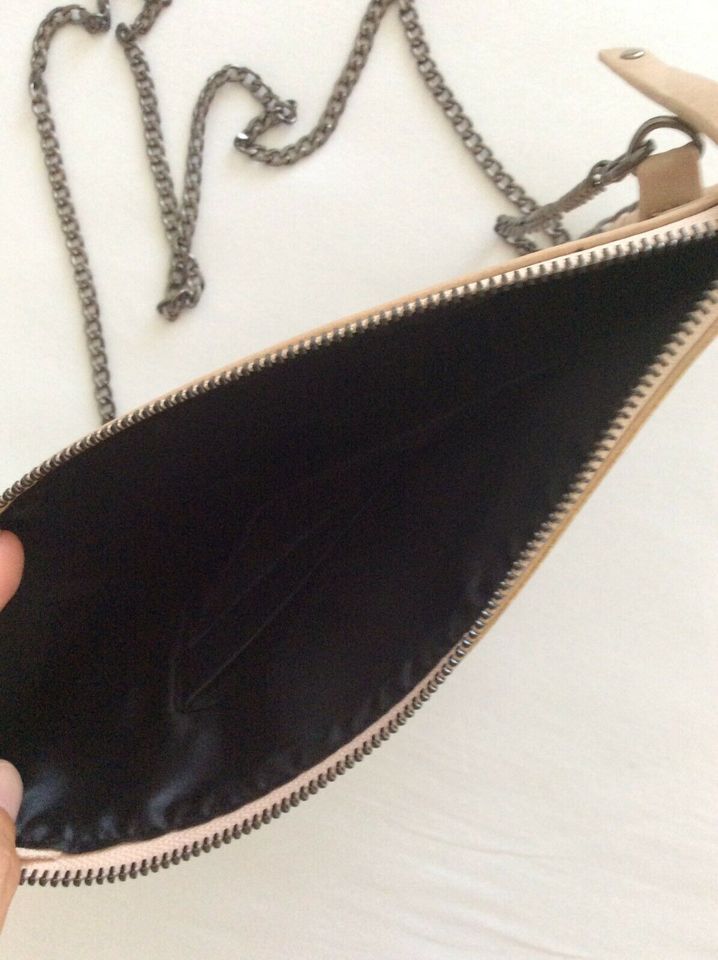 Tasche Clutch rosé Fransen abnehmbarer Tragegurt (Kette) wie neu in Kipfenberg