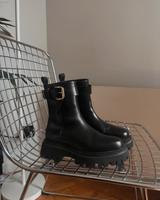 Maje Stiefeletten aus Leder mit Schnalle/NEU Berlin - Köpenick Vorschau