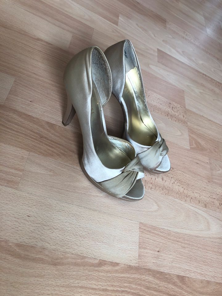 Gold Pumps Nine West Gr.36 Peeptoes Plateau Satin bequem Beige in Gummersbach