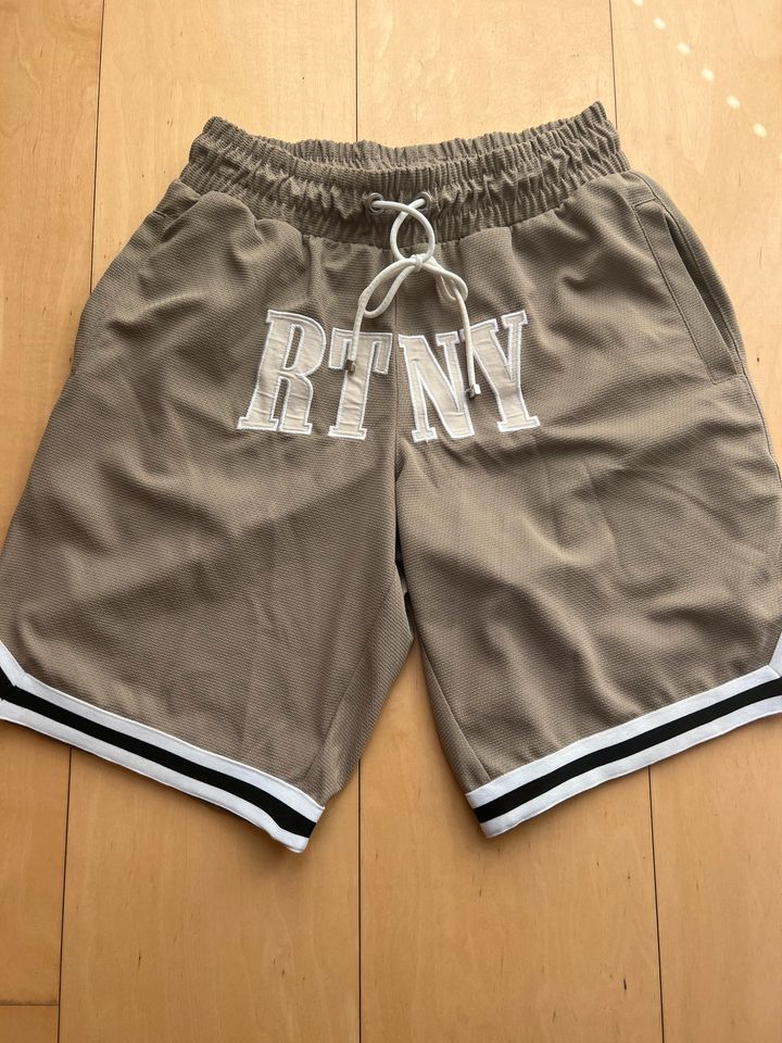 Reternity Shorts Gr D in Emden