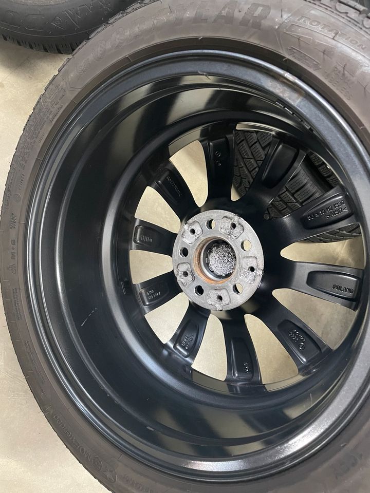 Originale BMW 5er G30 G31 Winterreifen Räder 245/45 R18 Zoll in Oberhonnefeld-Gierend