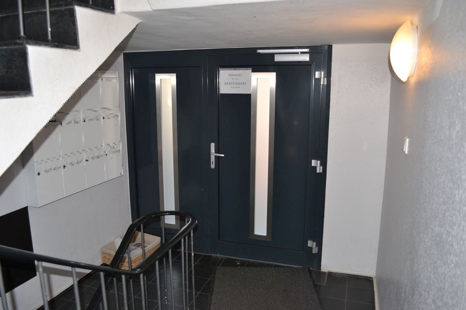 Modernisierte, zzt. vermiet. 3-Zimmer-Wohnung mit Balkon und optionalem PKW-Stellplatz in 24105 Kiel in Kiel