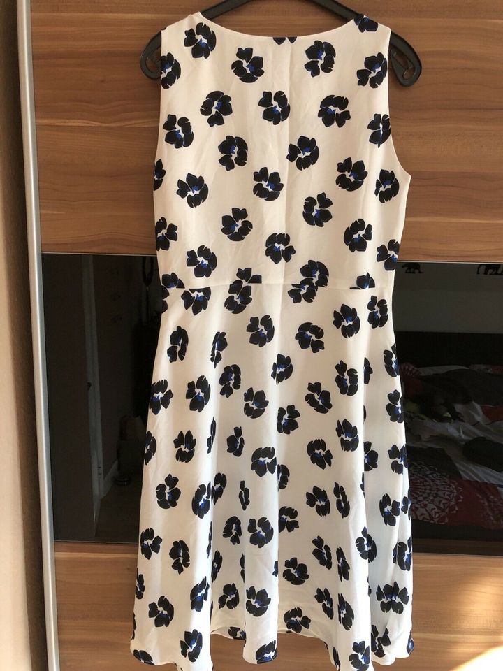 Weißes Sommerkleid mit Blumen Kleid von Zero, Gr. 40, wie neu in Herborn