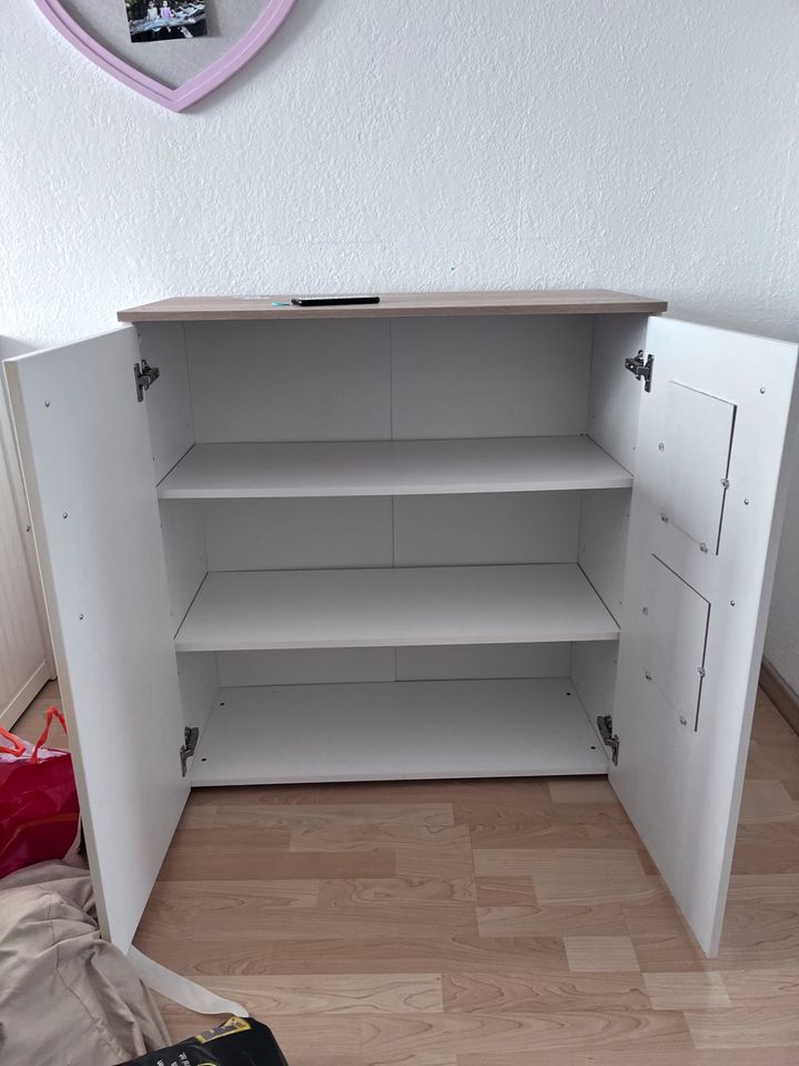 Kleiner Kinderschrank in Göttingen