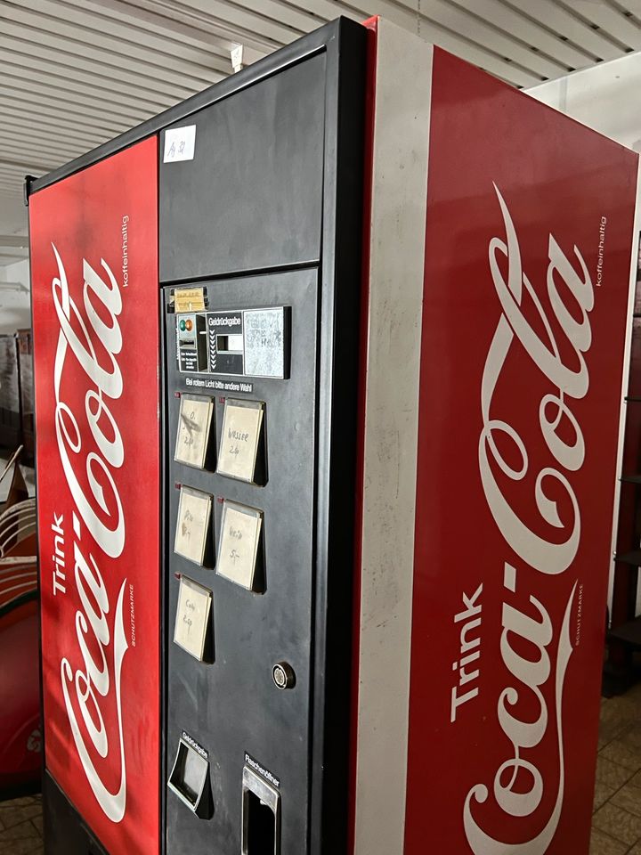 Coca Cola Automat mit D-Mark Münzen in Essen