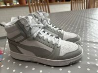 Puma Sneaker grau weiß Gr. 40 Niedersachsen - Wedemark Vorschau