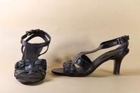 Tod's Riemchen- Sandaletten, schwarz, sehr edel u. top, Gr. 37,5 Düsseldorf - Friedrichstadt Vorschau