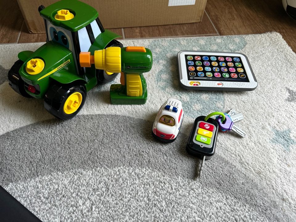 John Deere Traktor Akkuschrauber Fisher Price Tablet in Perkam