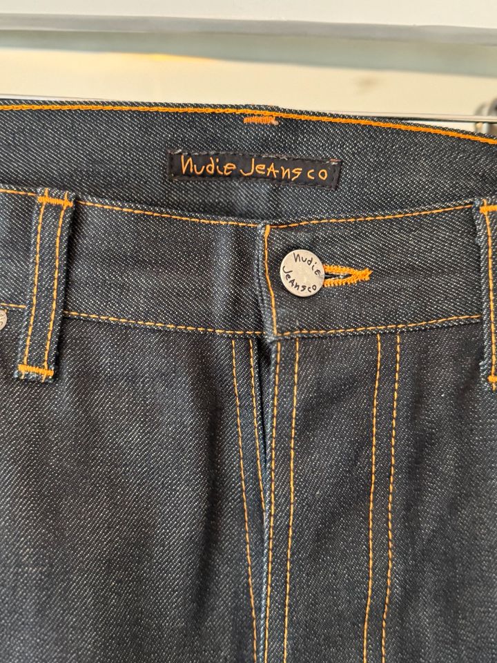 Nudie Jeans - 1x getragen 31/32 in strahlender Jeans Farbe in Berlin