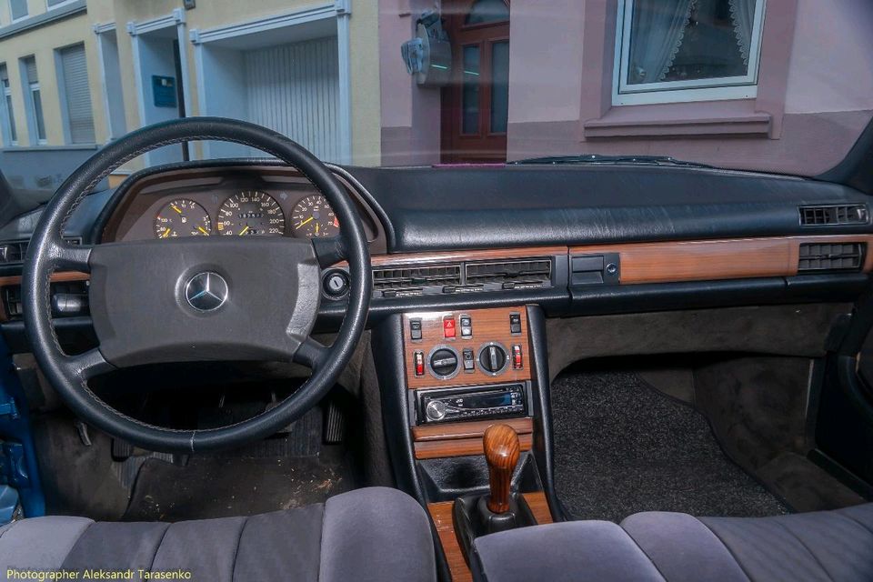 Mercedes W126 300 SE Oldtimer in Krefeld