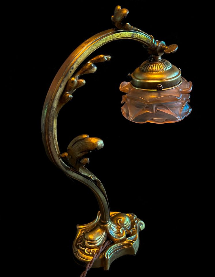 Antike Louis XV Tischlampe Lampe Rosenglas Messing Vergoldet 1920 in Aachen