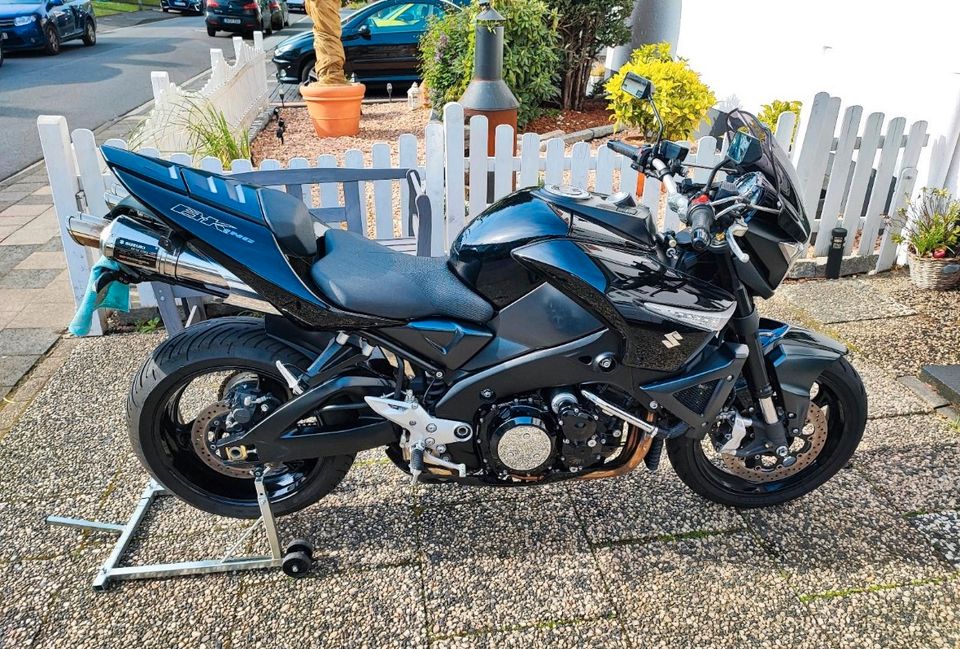 Suzuki GSX 1300cc / BK/ Yoshimura Anlage vom Werk /TÜV Neu in Duisburg