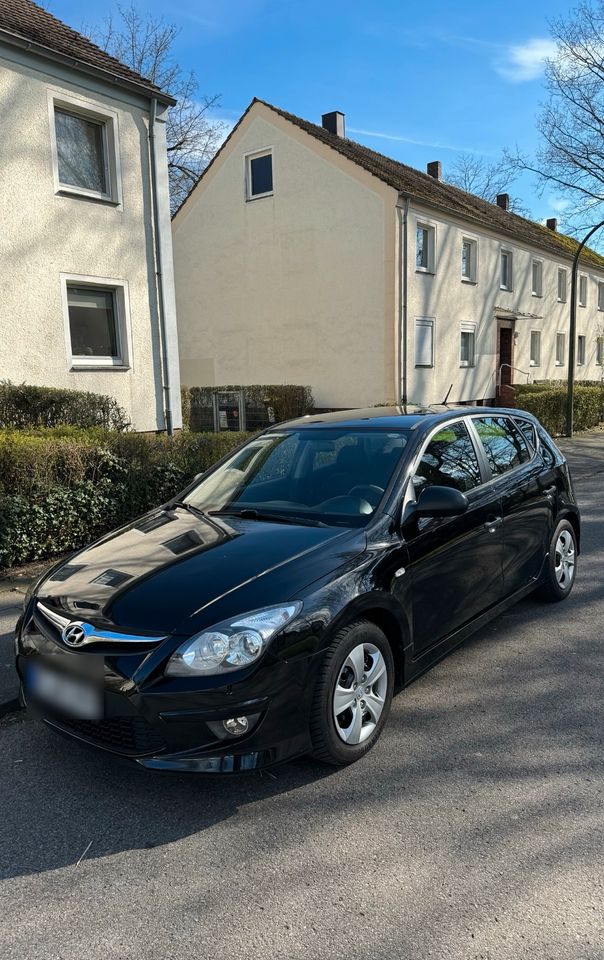 Hyundai i30 1.4 Benzin 2011 in Recklinghausen