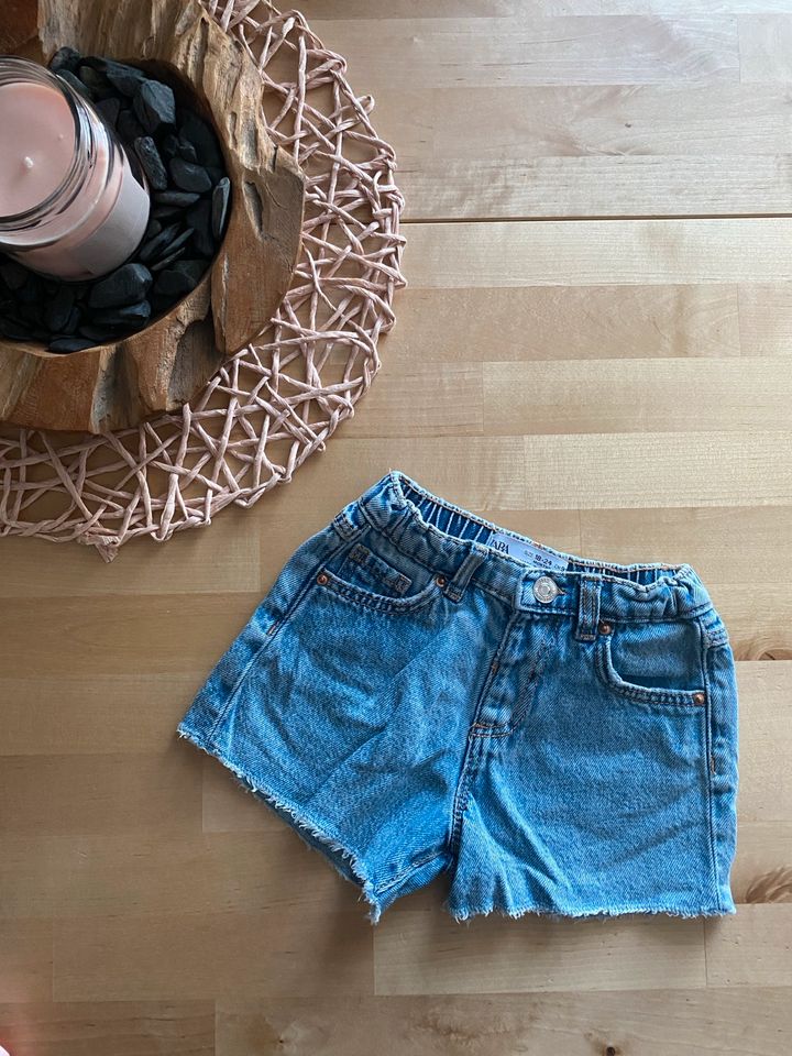 Jeansshort blau - ZARA gr 92 in Ebersberg