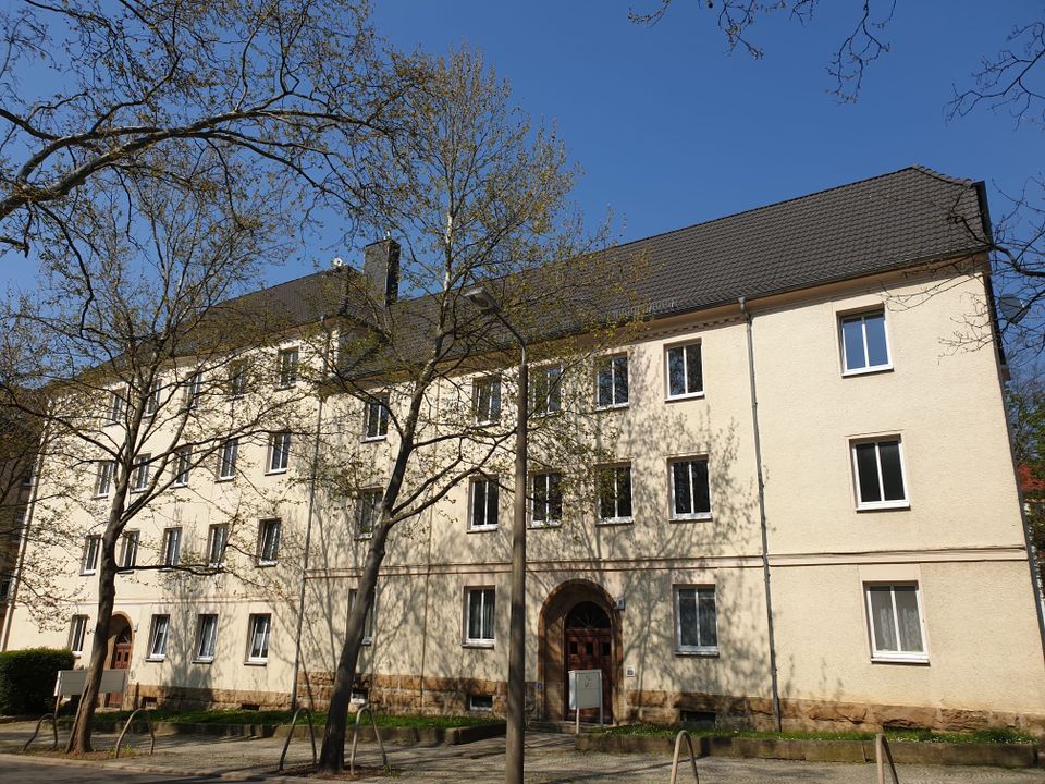 Mehrfamilienhaus in Zeitz mit bis zu 10 % Rendite und Entwicklungspotential! Provisionsfrei! in Zeitz