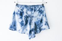 süße Sommer Shorts NEU geknotet Batik Blau Weiß Strandhose Hessen - Eppertshausen Vorschau