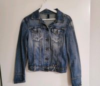 Originale kurze Damenjeans-Jacke von Benetton (wie neu!) Hessen - Maintal Vorschau