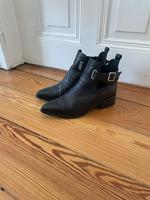 Stiefelette von Bianco, schwarz mit Schnalle, Gr. 38 Hamburg-Nord - Hamburg Winterhude Vorschau