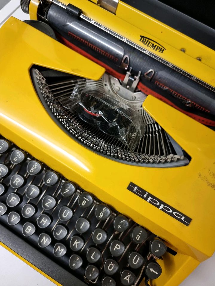 Triumph Tippa Schreibmaschine in Heddesheim