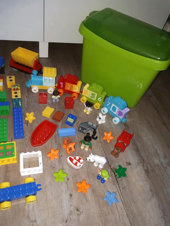 Lego Duplo sammlung mit Feuerwache und grosser Bauplatte in Kiel