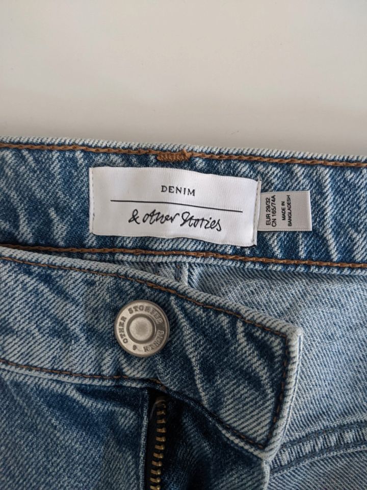 & Other Stories Jeans Gr. 29/32, wie neu in Berlin