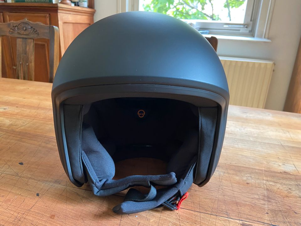 Neu + ungetragen: Schuberth Motorradhelm 01 "M" mattschwarz in Stuttgart