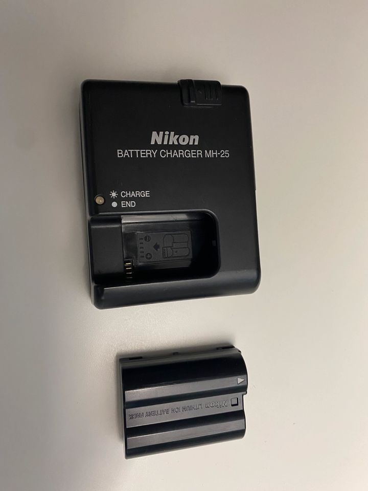 Nikon D7000 + 1x Objektive + Fernbedienung + Fototasche usw. in Hamburg