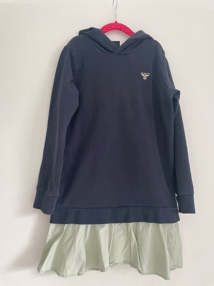 Hummel Mädchen Hoodie Kleid, Kapuzenkleid gr. 134 in Bielefeld