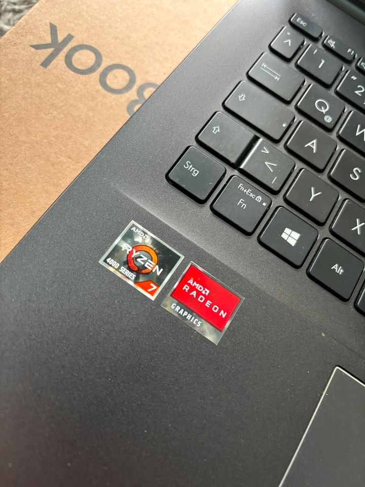 ASUS Vivo Book 16Gb 1TB SSD Ryzen 7 in Hannover