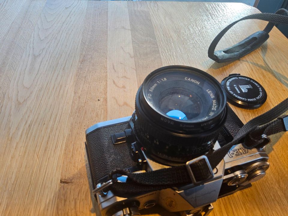 CANON AE-1 Analogkamera mit/ohne Objektiv Canon FD 50mm 1:1.8 in Berlin