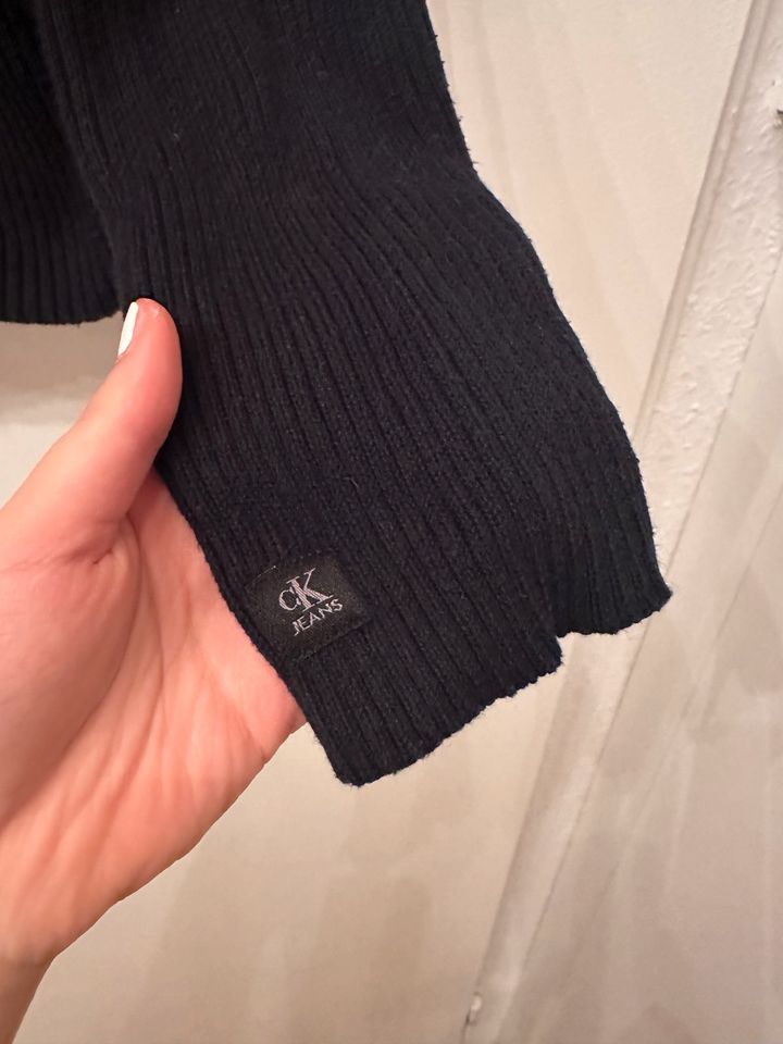 Calvin Klein Jeans Pullover mit Kragen Gr. L Neuwertig in Velen