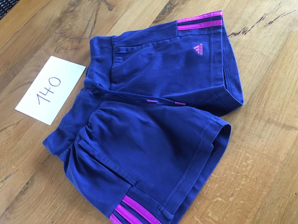 Adidas Sweatshirt Hose (kurz) in Uedem