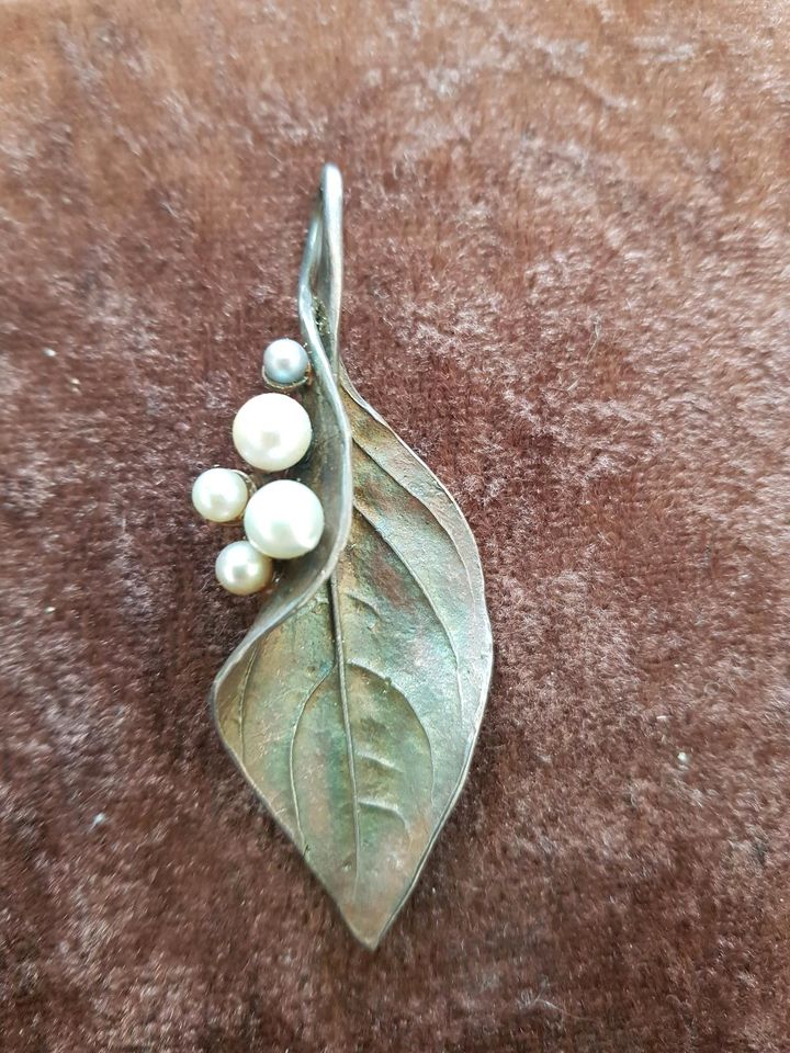 Brosche Perlen Vintage in Eltville