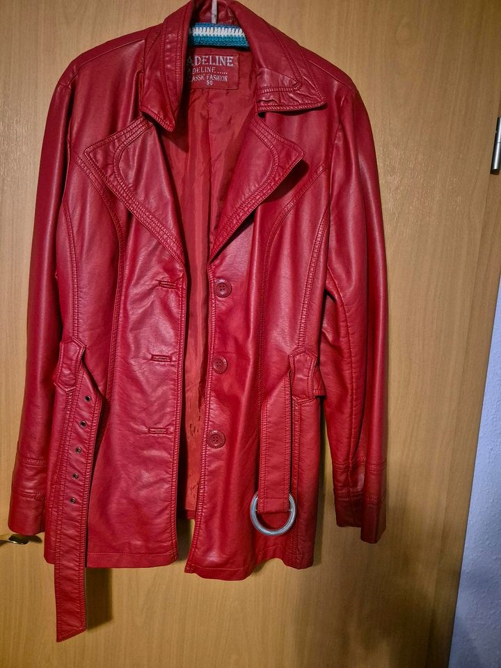 Damen Lederjacke rot in Droyßig