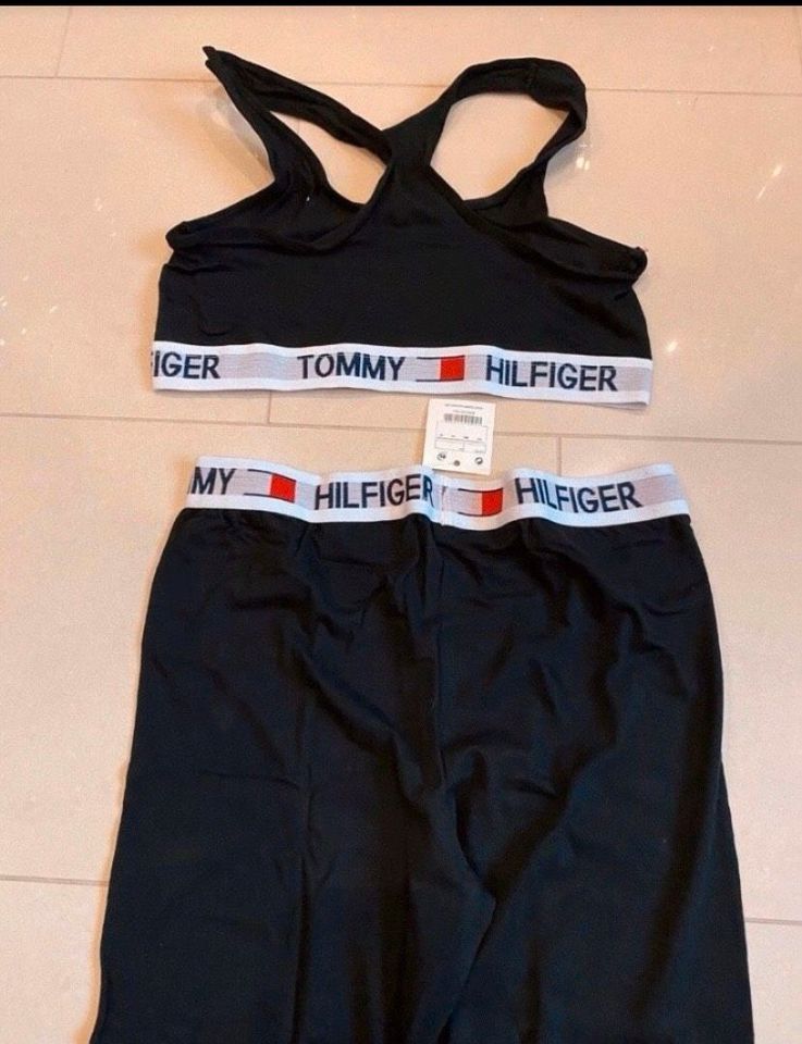 Tommy Hilfiger Sportset (Leggings mit Top)Gr.M.Schwarz.Neu. in Ritterhude