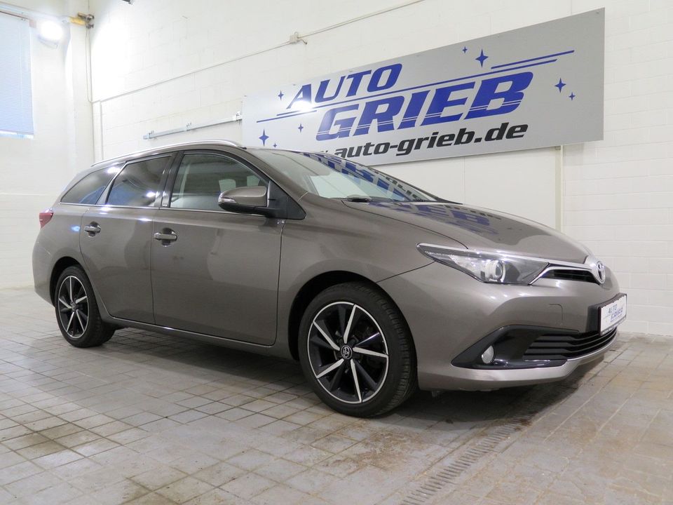 Toyota Auris Touring Sports in Triptis