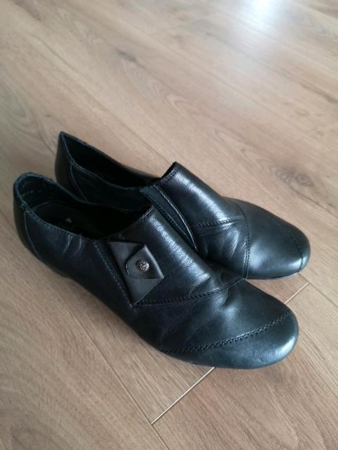 Damen Rieker Leder Pumps/Stiefeletten Größe 38 schwarz in Gemünden (Wohra)