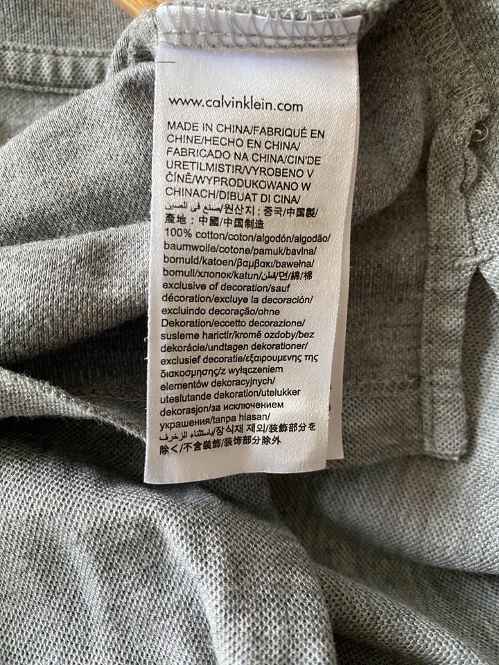 Polo Shirt Calvin Klein grau in Ingelheim am Rhein