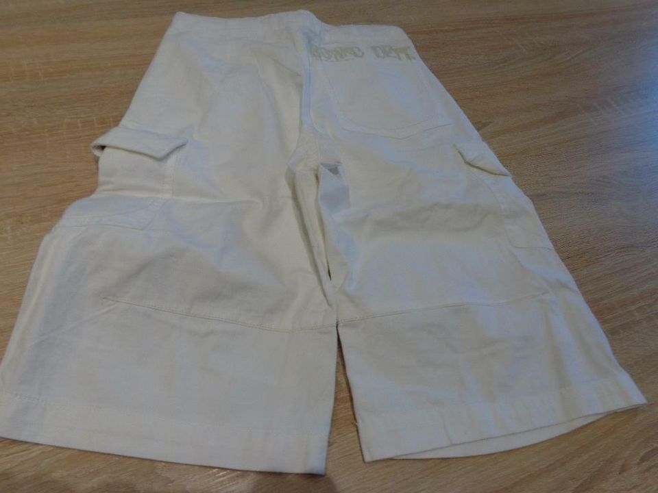 Hose Shorts Jeans H&M Gr. 122 weiss Neu mit Etikett in Schiffweiler