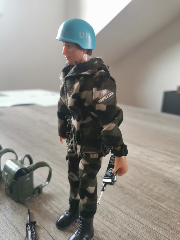 Madelman UN Soldat 1:10 Scaler Crawler in Lohfelden