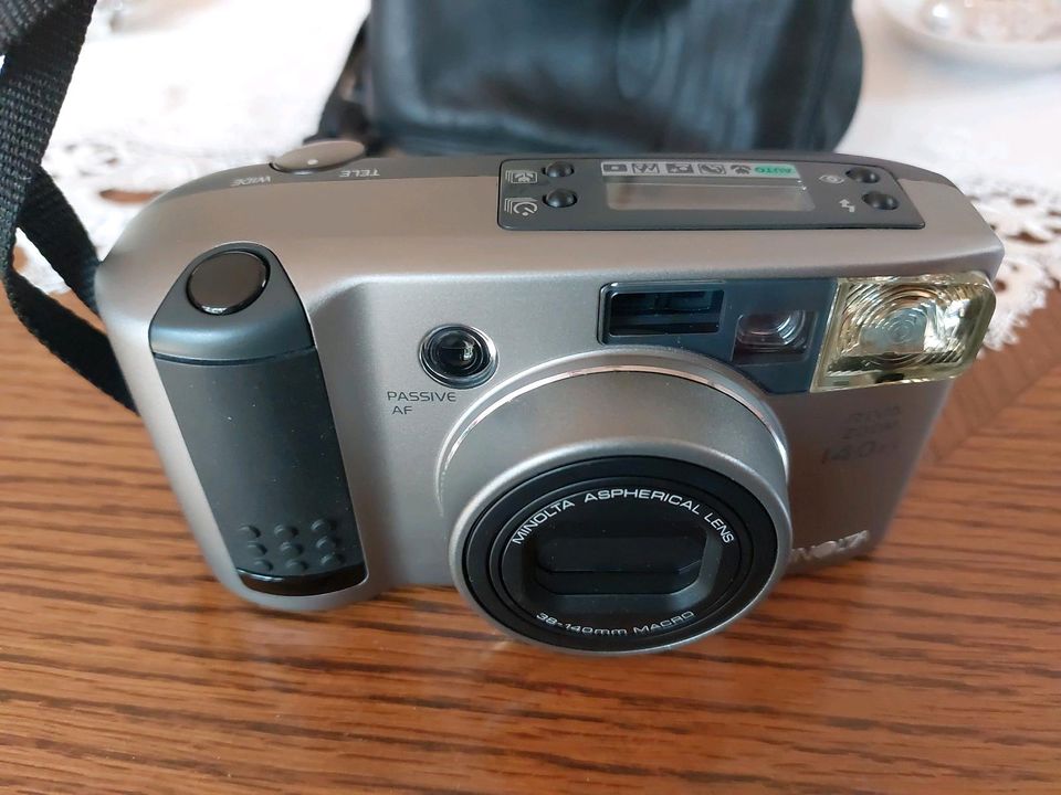 Minolta Kamera Fotoapparat Riva 140 ex Tasche in Wees