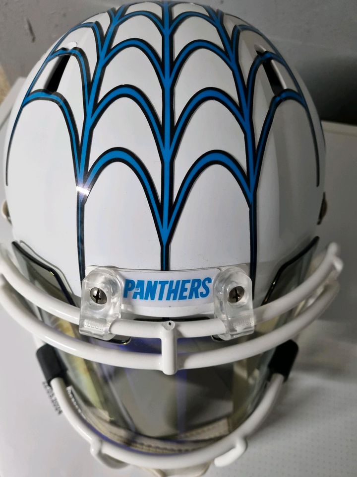 Signierte Full Size Helme der Carolina Panthers in Mülheim (Ruhr)