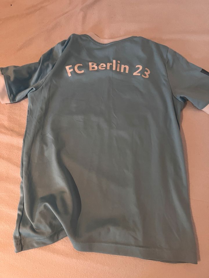 Adidas Kinder Trikot Größe 152 164 babyblau in Berlin
