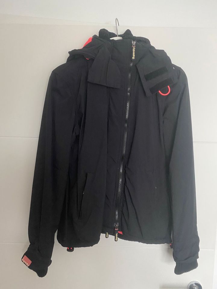 Superdry Windbreaker in Olpe