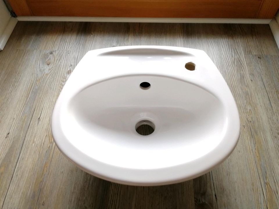 Villeroy & Boch Handwaschbecken Toilette 36 x 31 cm in Börtlingen