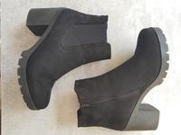 Schwarze Stiefeletten mit Absatz Niedersachsen - Oldenburg Vorschau