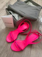 Pinkfarbene Sandalen von Balenciaga Nordrhein-Westfalen - Siegen Vorschau