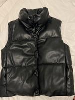 Zara Weste Kunstleder Lederweste schwarz Pufferweste S 36 M 38 Berlin - Zehlendorf Vorschau